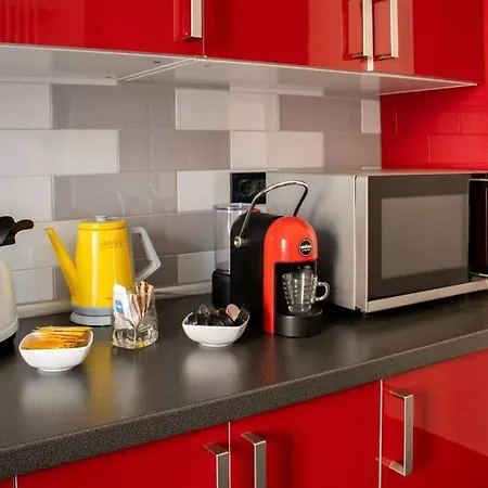 Apartment Metro Bernini Elegante Con Netflix E Wi-fi